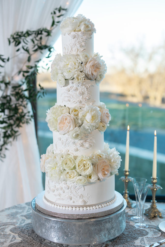 Best wedding cakes of 2022 photographed at Osage House in Bentonville AR
