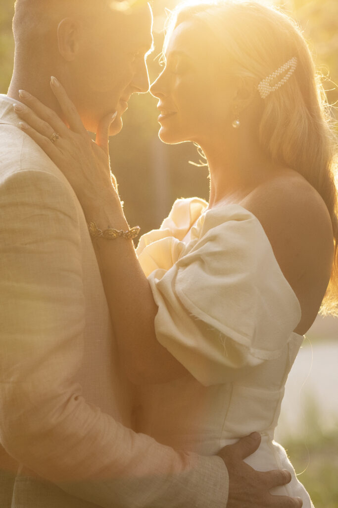Wedding at Crystal Bridges for Kelly and Erik had their wedding portraits taken at golden hour