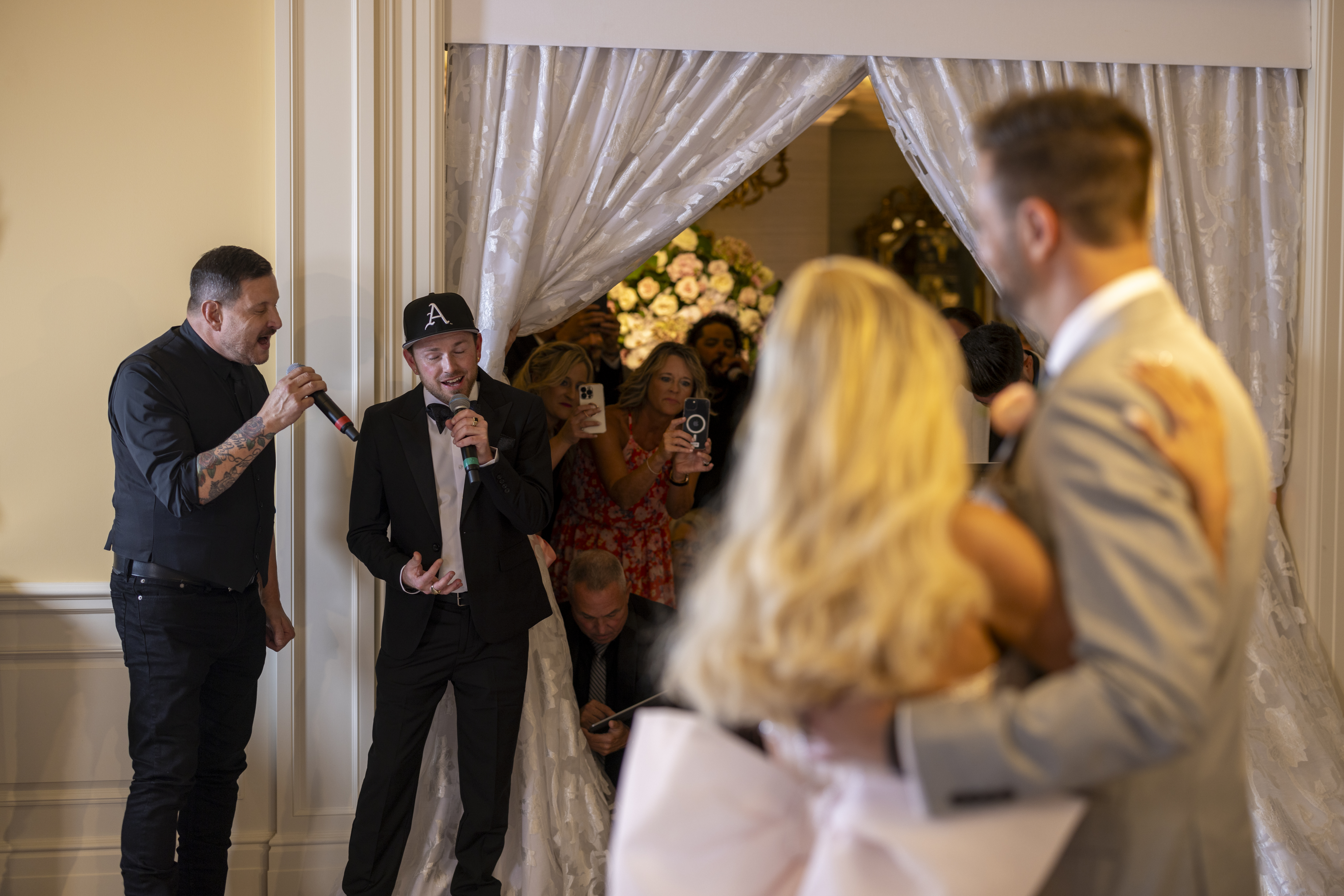Ty Herndon performs the first dance song at Kristin Chenoweth's wedding to Josh Bryant