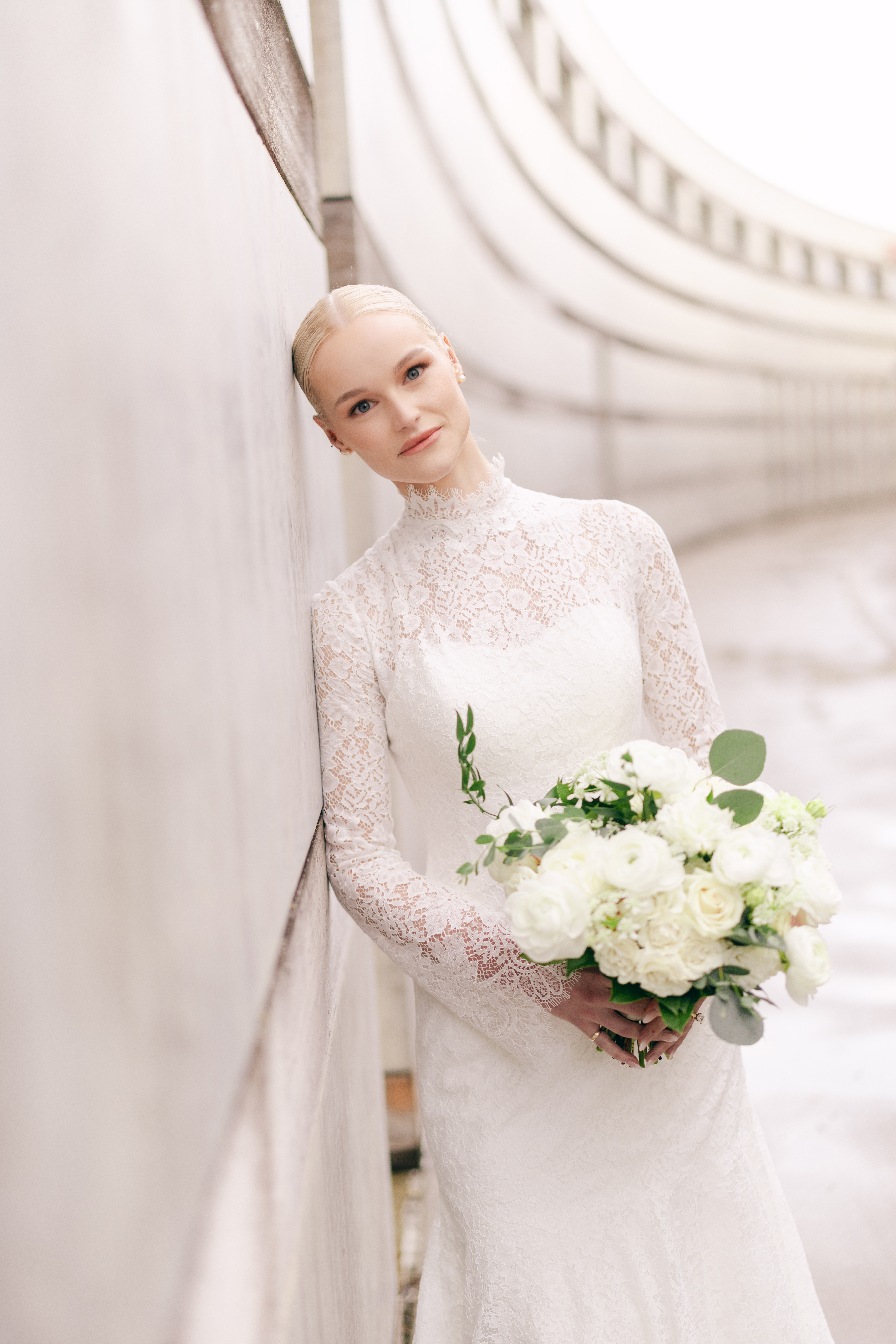 Classic bridal portrait of bride at Crystal Bridges in Bentonville Arkansas