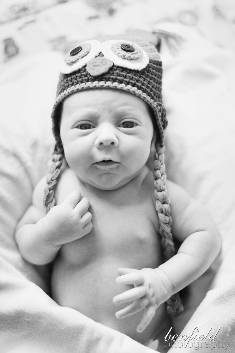 adorable baby photo in black and white