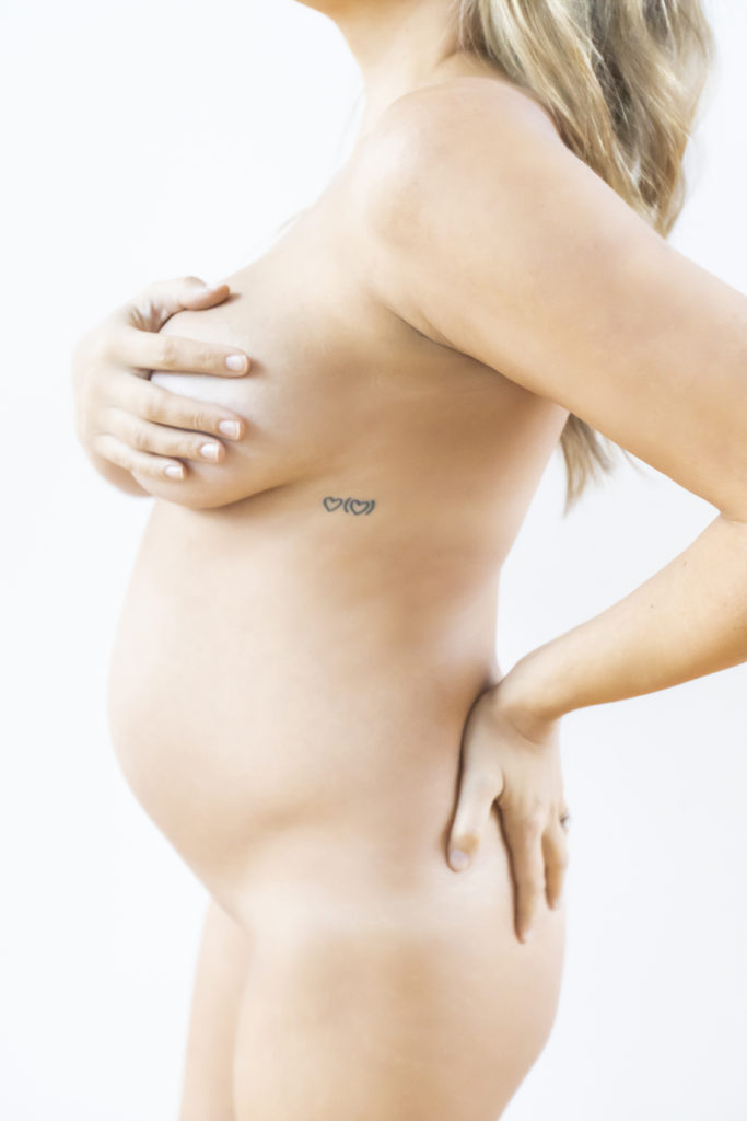 nude pregnant boudoir maternity shoot