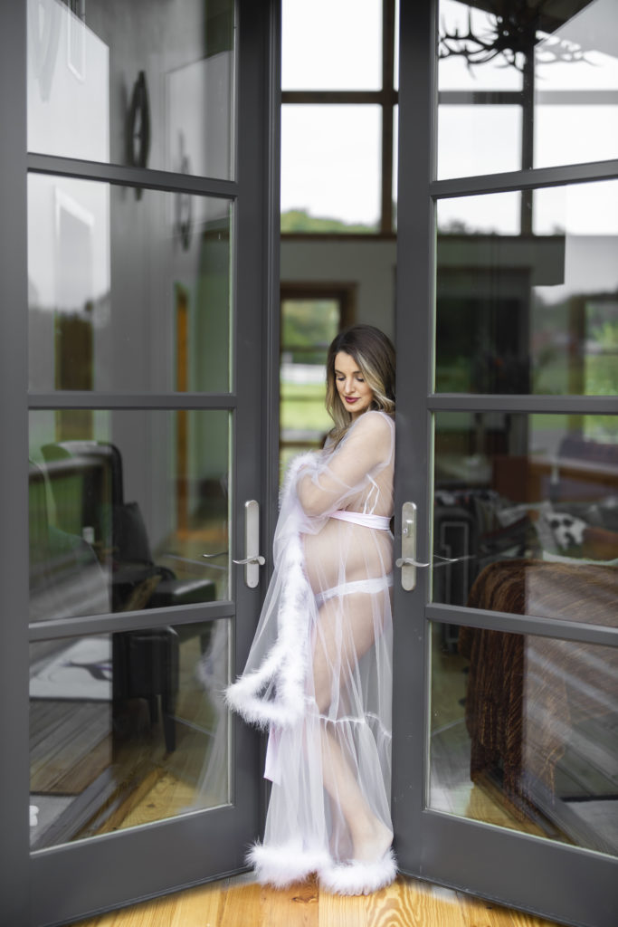 nude pregnant boudoir maternity shoot