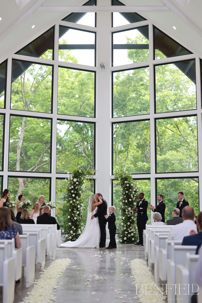Wedding Kiss at Osage House in Cave Springs
