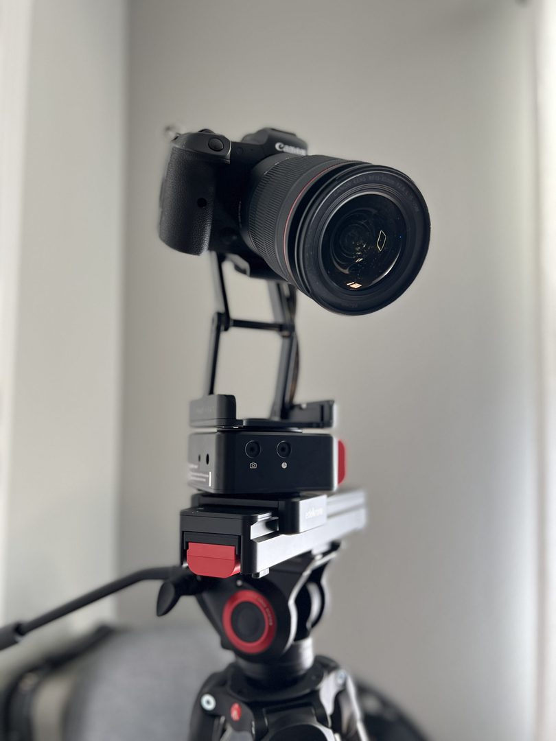 for photographer who shoots video, this shows the motion slider and pan head by edelkrone for a video setup