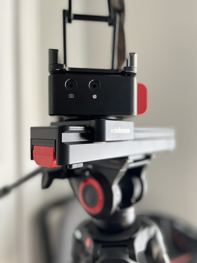 for photographer who shoots video, this shows the motion slider and pan head by edelkrone for a video setup