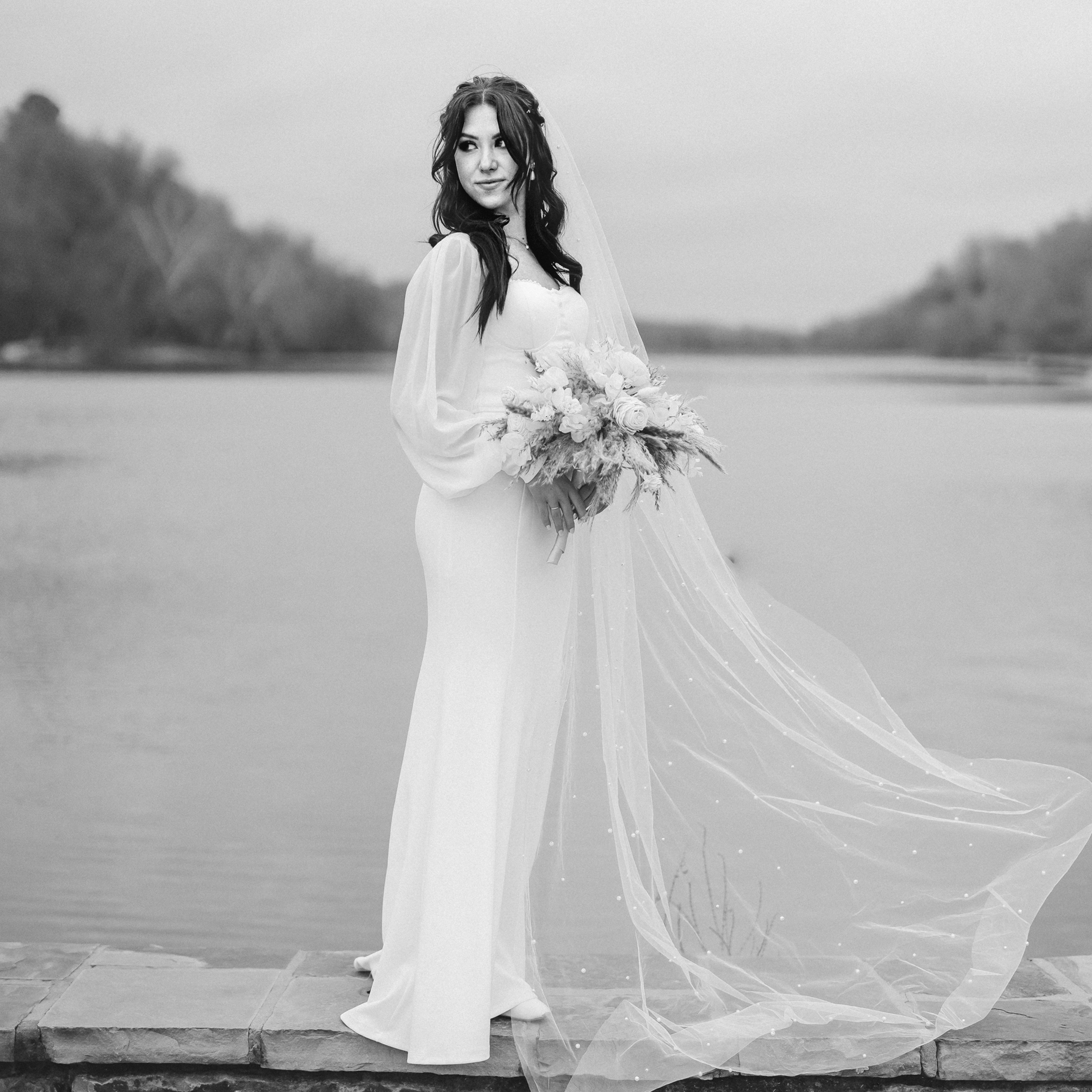 B+W Bridal Portraits by Northwest Arkansas Wedding Photographer Dale Benfield
