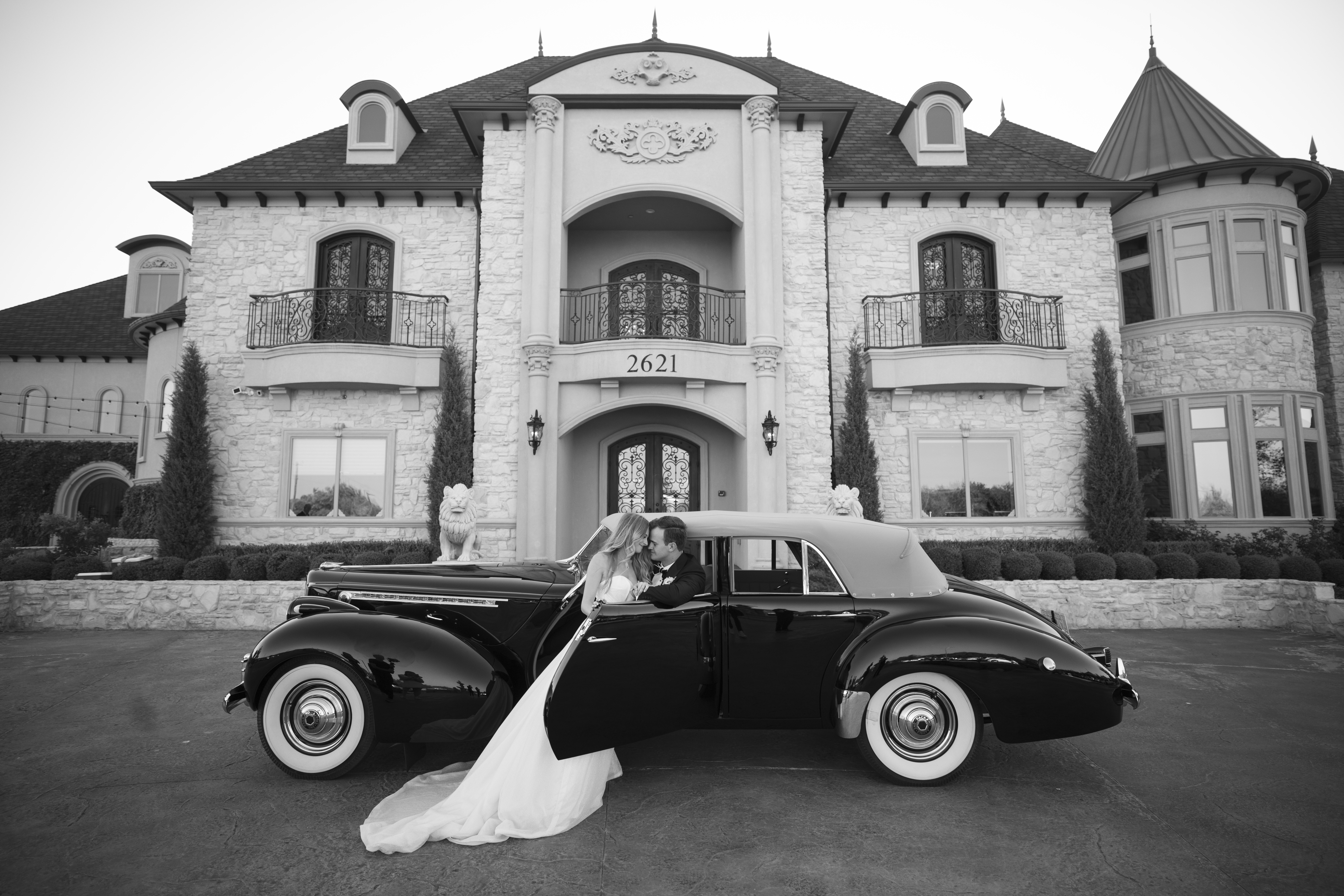 wedding at Knotting Hill Place in Dallas with a vintage car, planned by Hunter Orcutt